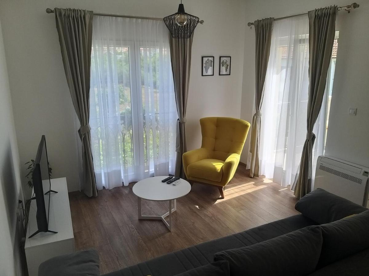 Appartamento Petivat Gardens Esterno foto